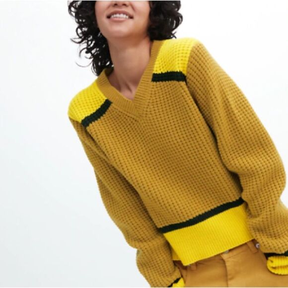 NWT Marni x Uniqlo Popcorn V Neck Jumper Sweater in Yellow Size Small - Picture 1 of 8
